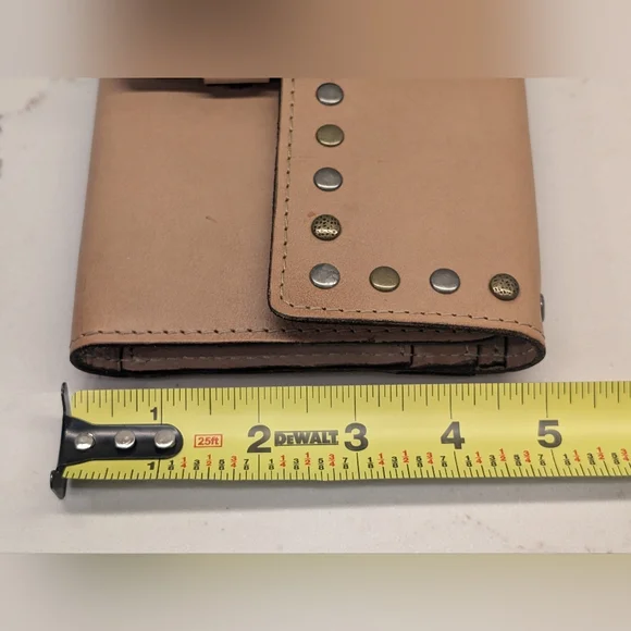 Patricia Nash Leather Clutch/Passport Holder - EUC Tan 7.5x5 Inches - Picture 13 of 13